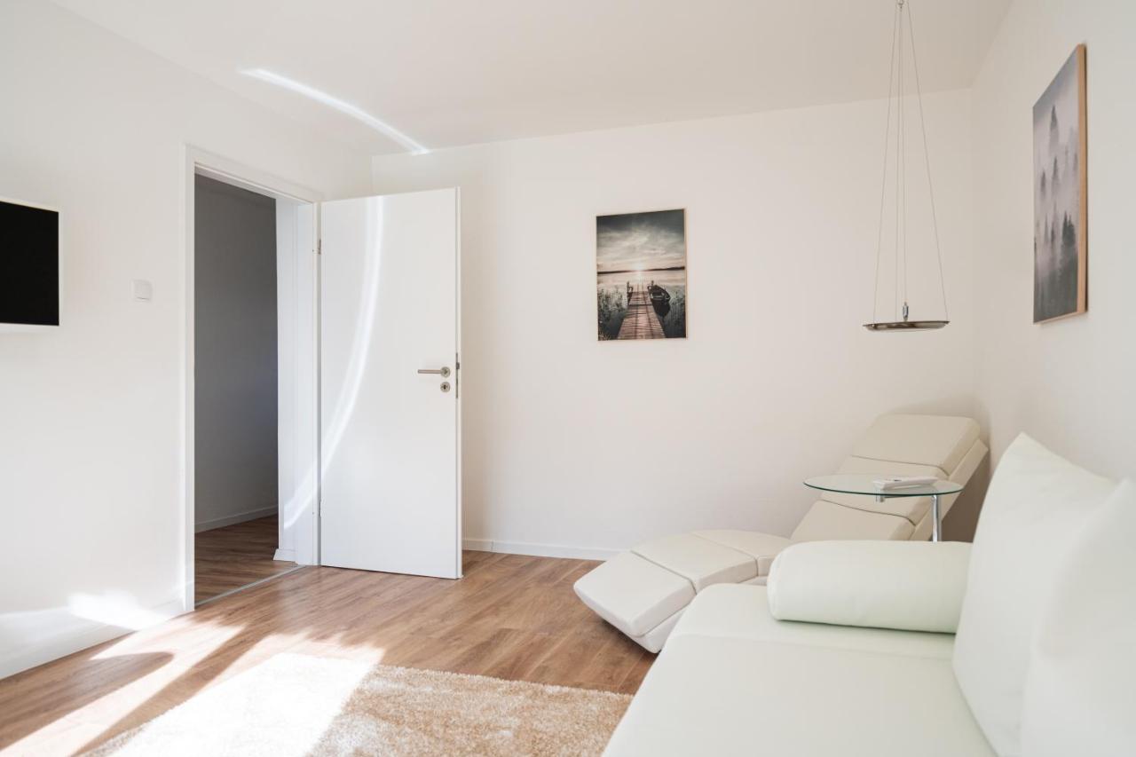 Sonnige Ferienwohnung In Neckarsulm Mit Massageliege & Wlan & Parken Bagian luar foto