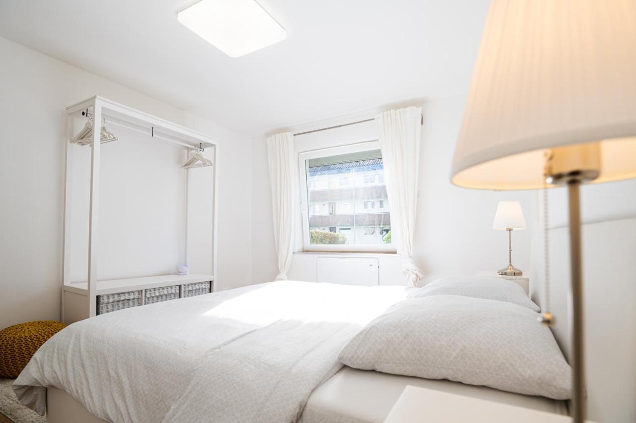 Sonnige Ferienwohnung In Neckarsulm Mit Massageliege & Wlan & Parken Bagian luar foto
